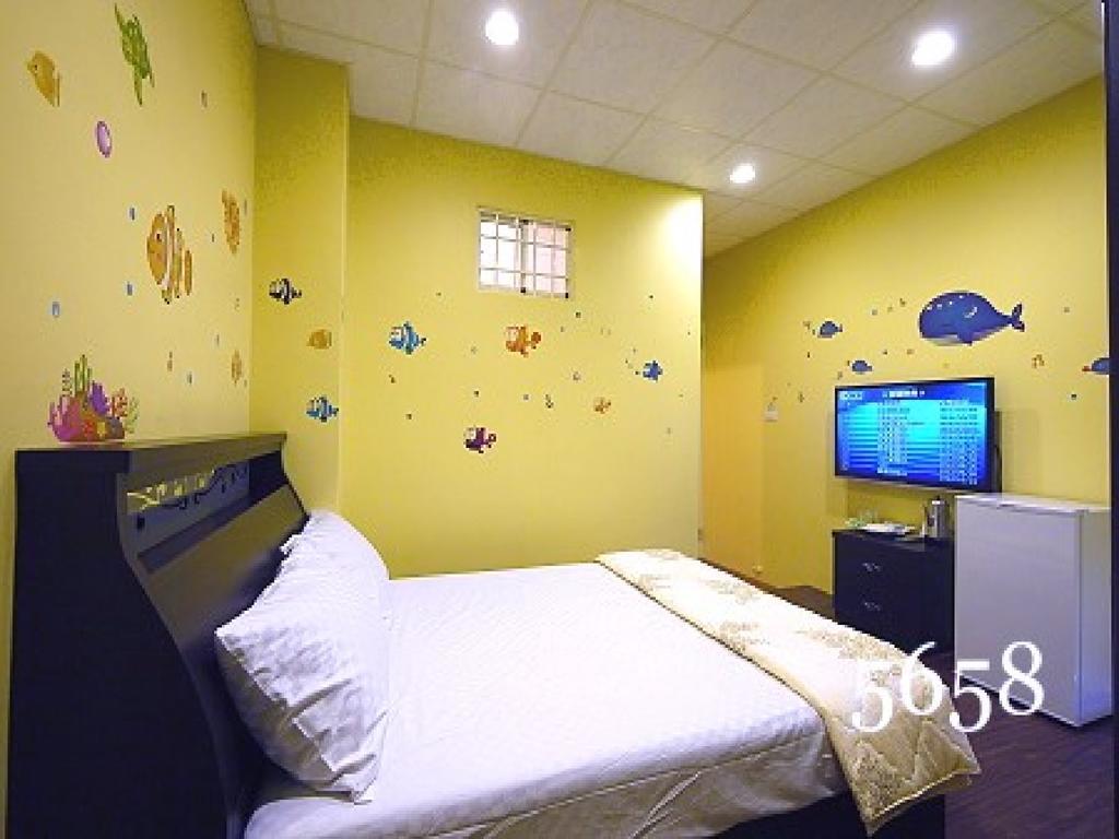 Hua Qiao De Jia Appartement Donggang Buitenkant foto